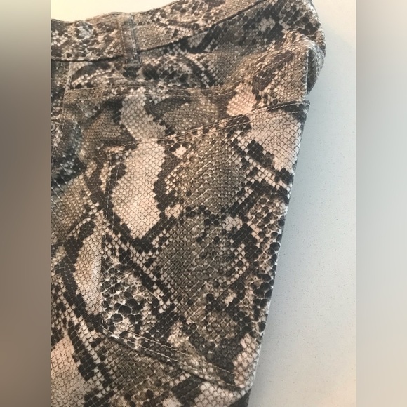 H&M Snakeskin pattern skinny jeans size 8 - Picture 3 of 8